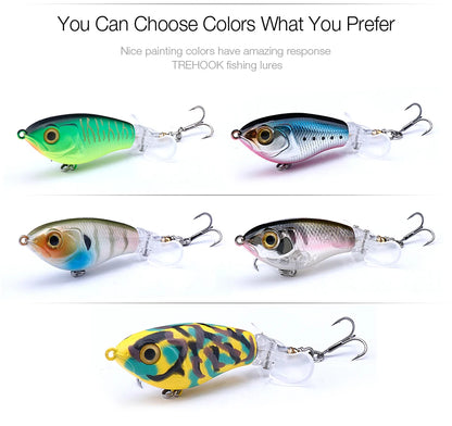 Whopper popper coloris jaune camouflage tenu en main pour l'échelle, longueur 65mm, poids 9g